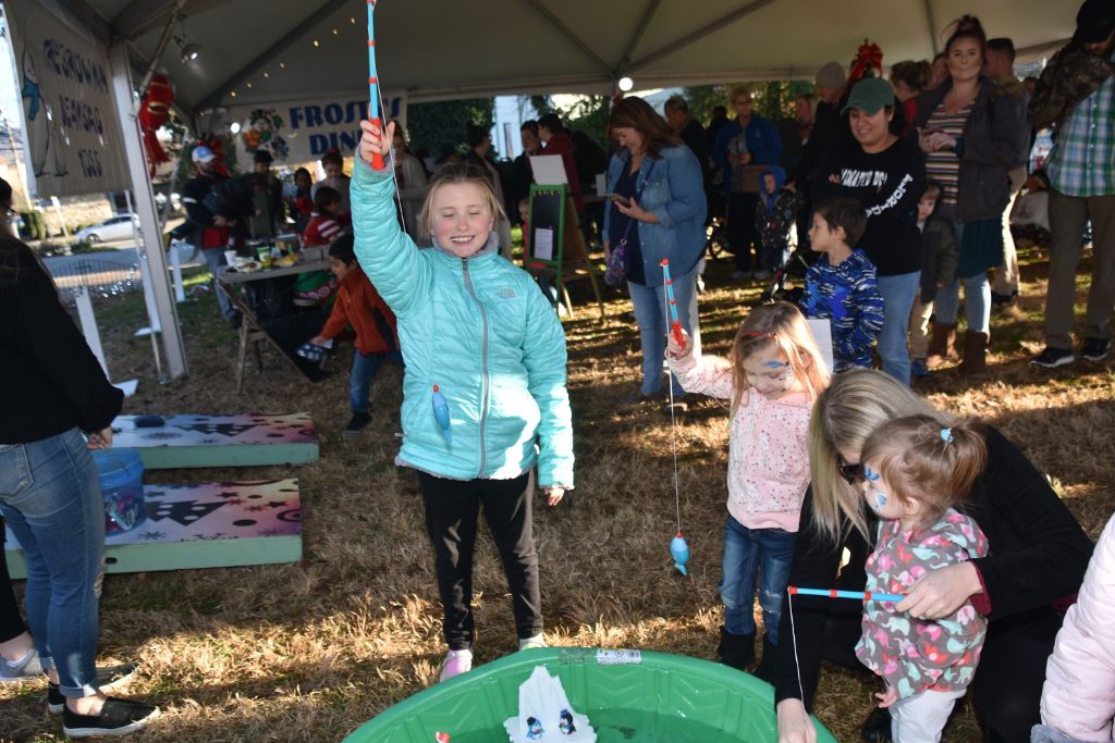 tree lighting 11-2019 123 (1024x683).jpg